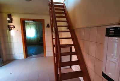 Casă cu 6 camere cu Teren 530 Mp în Cuștelnic - 2