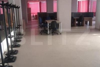 Spatiu comercial Premium, 500 mp, pretabil firma IT, zona No - 8