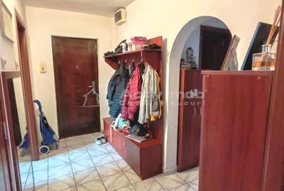 Apartament cu 3 camere decomandat în 13 Septembrie - 9