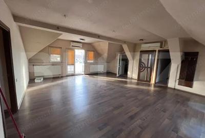 Casă cu 11 camere cu Teren 1342 Mp în Central - 13