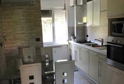 Apartament cu 3 camere decomandat în Rahova - 3