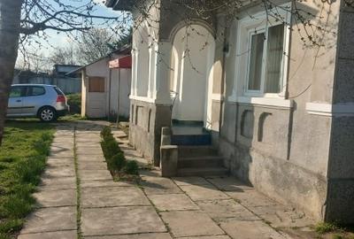 Casă individuală cu 2 camere cu Canalizare în Central - 1