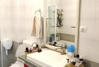 Casă cu 4 camere cu Teren 355 Mp în Central