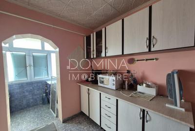 Apartament 2 camere, et. 2, in Rovinari, str. Sporturilor - 8
