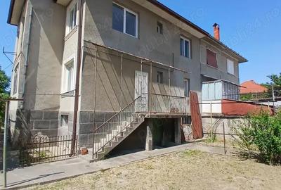 Casă cu 5 camere cu Teren 360 Mp în Caransebeș - 1