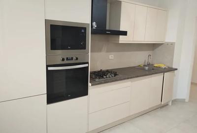 Apartament cu 2 camere decomandate pe strada 21 Decembrie