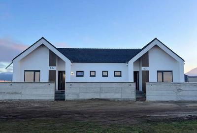 Casă cu 4 camere cu Teren 500 Mp în Noua - 8