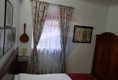 Apartament cu 3 camere de vanzare pe Str.Tribunei - 13