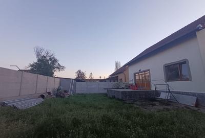 Casă cu 4 camere în Hălchiu - 2