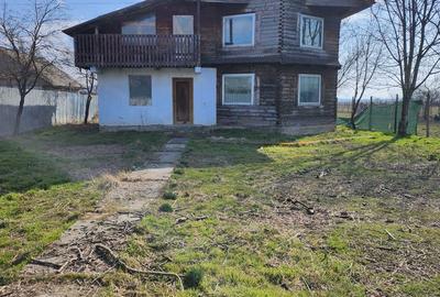 Casă cu 4 camere cu Teren 4395 Mp în Gârleni - 9