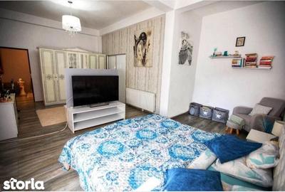 Casă cu 6 camere cu Teren 421 Mp în Central - 3