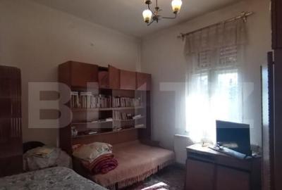 Casă cu 4 camere cu Teren 740 Mp în Cetate - 6