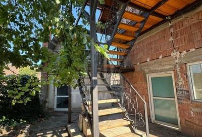 Două case la roșu în curte – Zona turistică Ocna Sibiului - 3