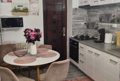Apartament cu 3 camere semidecomandat în Central - 6