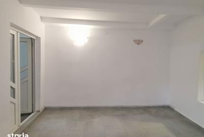 Casă cu 8 camere cu Teren 250 Mp în Grivița - 9