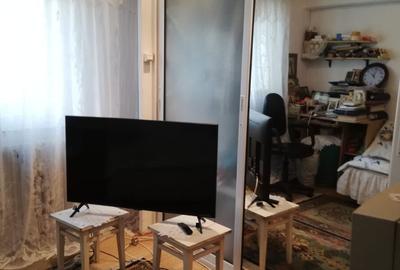 Apartament cu 2 camere decomandat în Republicii
