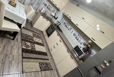 Apartament cu 4 camere decomandat în Central - 2
