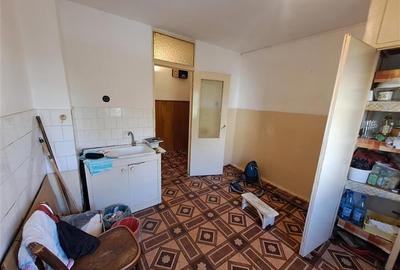 Etaj 2 , 2 camere Matei Basarab centrala proprie - 4