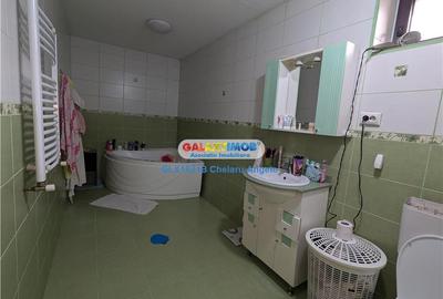 Casă cu 6 camere cu Teren 406 Mp în Est - 23