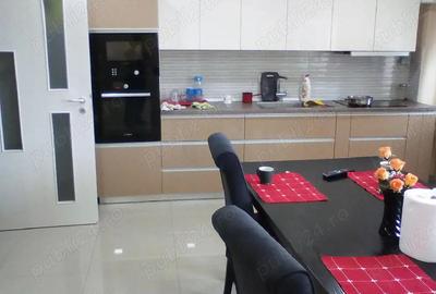 Apartament cu 3 camere decomandat în Central - 2