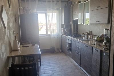 Apartament cu 2 camere decomandat în Malu Roșu - 3