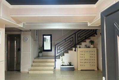 Apartament cu 3 camere decomandat în Palazu Mare - 3