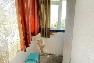 Apartament cu 3 camere decomandat în Baza 3 - 4