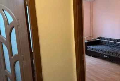 Apartament cu 2 camere semidecomandat în Podu Roș