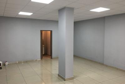 Spațiu comercial, de 70 mp, în Central - 4