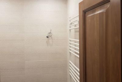 Apartament cu 3 camere în Central - 1