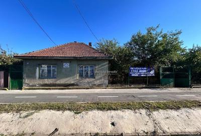 Casă cu 4 camere cu Teren 555 Mp în Central - 1