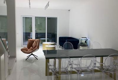 Casă cu 4 camere în Central - 2