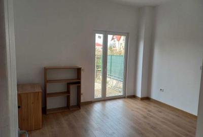 Apartament cu 3 camere decomandat în Bucov - 2