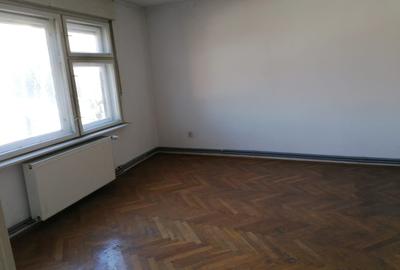 Casa zona Grivitei cu teren de 1000 mp. - 5