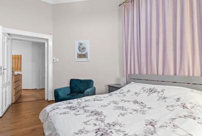 Apartament ultracentral cu 4 camere partial amenajat Comision 0 - 8