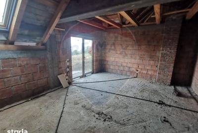 Casă cu 5 camere cu Teren 6400 Mp în Copalnic - 13
