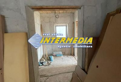 Casă individuală cu 5 camere cu Canalizare în Central - 4