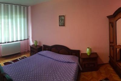 Apartament cu 3 camere decomandat, mobilat în Circumvalațiunii
