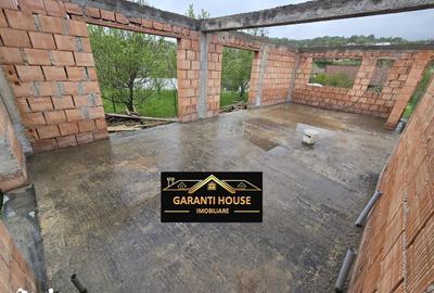 Casă cu 4 camere cu Teren 852 Mp în Groși