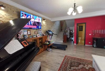 Casă cu 6 camere cu Teren 420 Mp în Piața Centrală - 20