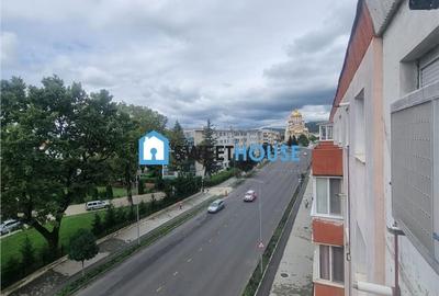 Apartament cu 3 camere semidecomandat în Central - 12