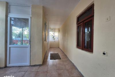 Casă cu 3 camere cu Teren 4820 Mp în Telești - 2