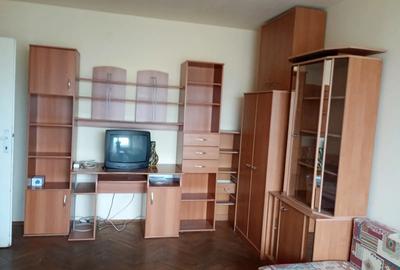 Ap decent 1 cam ultracentral la Podgoria pe Bulevard total mobilat si utilat - 5