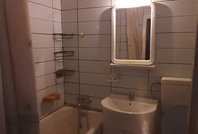 Apartament cu 3 camere decomandat în Valea Oltului - 2
