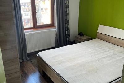 Apartament cu 2 camere decomandat, mobilat în Central