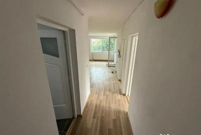 Apartament cu 3 camere decomandat în Central - 9