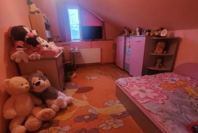 Casă cu 5 camere cu Teren 1100 Mp în Central