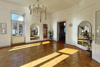 Spațiu comercial, de 122 mp, în Central - 3