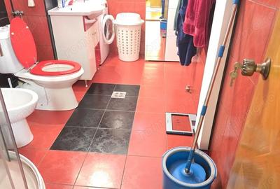 Apartament cu 3 camere decomandat în 22 Decembrie - 1