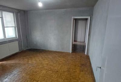 Apartament cu 3 camere semidecomandat în Central - 8